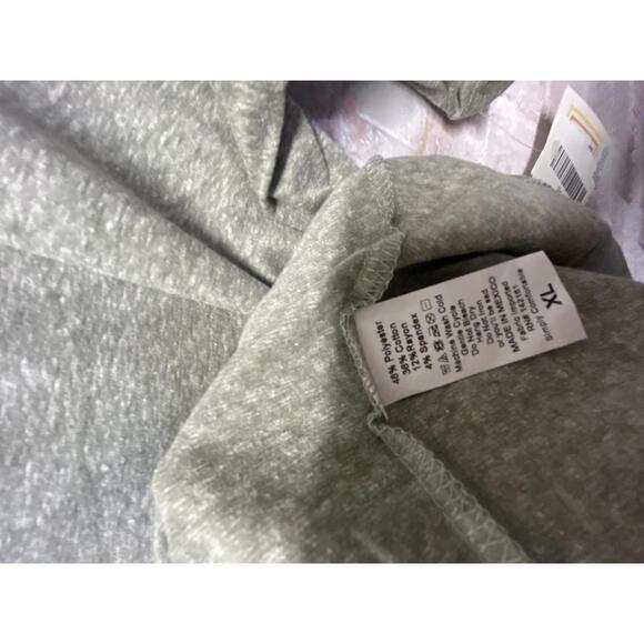 LuLaRoe Gigi Women's Top NWT bundle of 2 XL - Picture 3 of 6